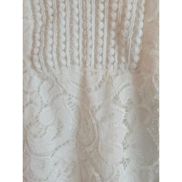 Cute Shannon Ford Top with Lace Overlay & Detail - Size L - Picture 3 of 5